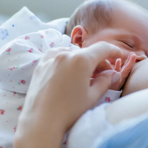 Dieta matki karmiącej – co jeść, by wspierać siebie i dziecko